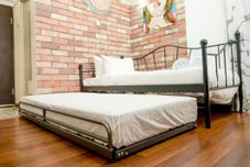 Bedroom Clean and Cozy Studio Room The Jarrdin Cihampelas By Travelio