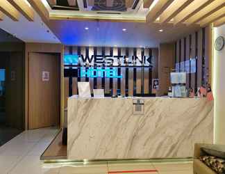 Lobby 2 Westlink Hotel