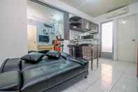 ล็อบบี้ Cozy Living and Fully Funished 2BR Kalibata City Apartment By Travelio