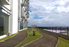 Lobi 7 Minimalist Style Studio at Park View Condominium Apartment near Mall By Travelio