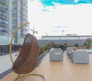 Swimming Pool 4 Minimalist Style Studio at Park View Condominium Apartment near Mall By Travelio