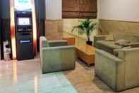 Lobby Relaxing Studio Signature Park Tebet Apartment By Travelio