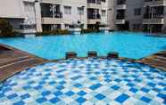 Swimming Pool 2 Relaxing Studio Signature Park Tebet Apartment By Travelio