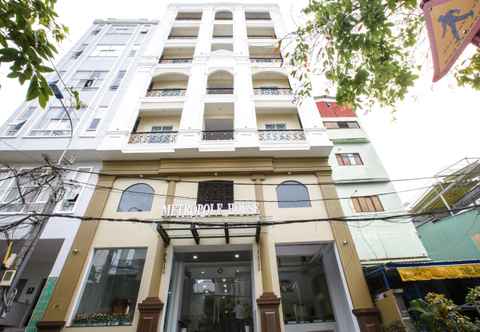 Bên ngoài Metropole House