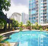 Kolam Renang 5 Relax Bellagio Apartment 2BR near Kuningan City By Travelio