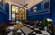 Quầy bar, cafe và phòng lounge 5 Little Charm Hanoi Hostel