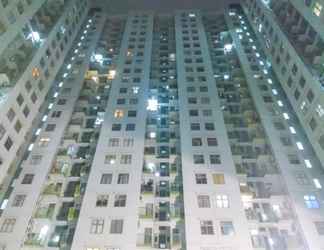 ภายนอกอาคาร 2 Comfortable 1BR Pancoran Riverside Apartment near Kalibata City By Travelio