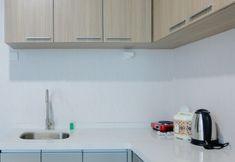 Common Space 2 Comfy with Pool View Brooklyn Studio Apartment near IKEA By Travelio