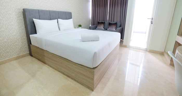 Bedroom Comfort Studio Menteng Park Apartment By Travelio