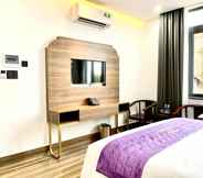 Bedroom 2 Golden Inn Hotel Hue