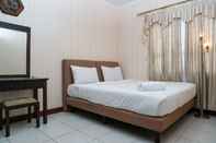 Kamar Tidur Clean and Comfy 2BR Marina Mediterania Ancol By Travelio