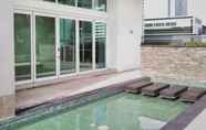 Swimming Pool 4 Homey and Clean 1BR Near Grand Indonesia Thamrin Executive Apartment by Travelio