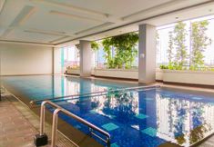 Kolam Renang 3 Best Location and Cozy 2BR The H Residence Apartment By Travelio