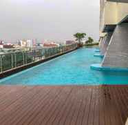 Swimming Pool 2 Nice and Clean Studio Menteng Park Apartment By Travelio