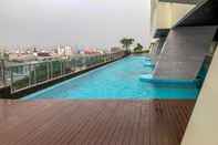 Swimming Pool Nice and Clean Studio Menteng Park Apartment By Travelio