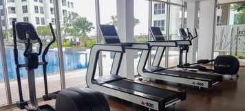 피트니스 센터 5 Homey and Simply 1BR Apartment at M-Town Residence By Travelio