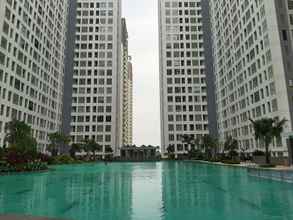 Swimming Pool 4 Lovely Studio at M-Town Residence Apartment near SMS Mall By Travelio