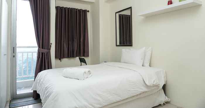 Kamar Tidur Cozy Stay at Studio Pakubuwono Terrace Apartment By Travelio