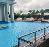 Kolam Renang 5 Cozy Stay at Studio Pakubuwono Terrace Apartment By Travelio