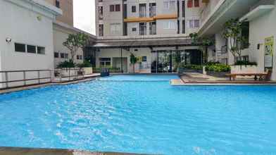 Kolam Renang 4 Cozy Stay at Studio Pakubuwono Terrace Apartment By Travelio