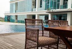 Swimming Pool 4 Brand New and Comfy 1BR Brooklyn Apartment Alam Sutera By Travelio