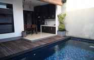 Swimming Pool 4 Amira Villa Munggu