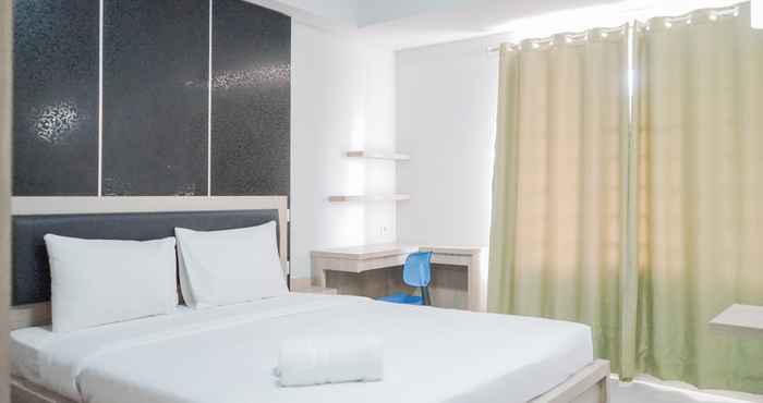 ห้องนอน Comfy & Stylish Studio at Trimezia Beverly Apartment By Travelio