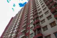 Exterior Strategic Studio Apartment at Taman Melati near Universitas Indonesia By Travelio