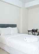 BEDROOM Well Furnished Studio at Green Park View Apartment By Travelio