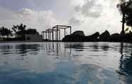 Swimming Pool 6 Grand Kamala Lagoon By Dita Room