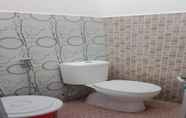 In-room Bathroom 7 Villa Bugis 81