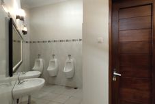 客室内バスルーム Griya Bougenville 2