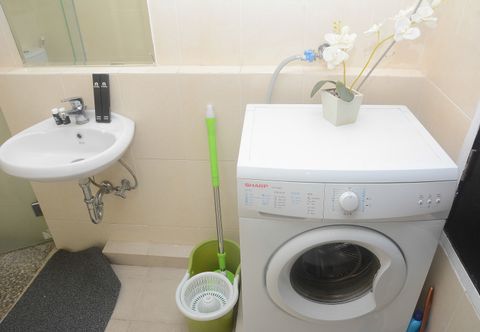 客房浴室 Stylish and Relaxing 2BR The Wave Apartment By Travelio