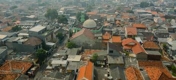 Tempat Tarikan Berdekatan 5 Stylish and Relaxing 2BR The Wave Apartment By Travelio