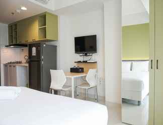 Kamar Tidur 2 Spacious with Strategic Place @ Studio West Vista Apartment By Travelio