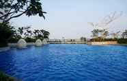 Swimming Pool 4 Spacious with Strategic Place @ Studio West Vista Apartment By Travelio