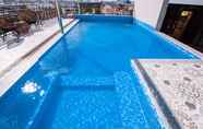 Kolam Renang 3 HM Hotel & Apartment