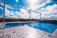 Swimming Pool HM Hotel & Apartment