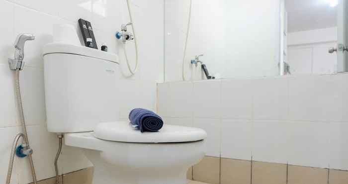 In-room Bathroom 2BR Homey and Pleasant Apartment at Bassura City near Mall By Travelio 