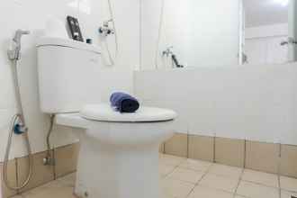 In-room Bathroom 4 2BR Homey and Pleasant Apartment at Bassura City near Mall By Travelio 