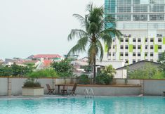 Swimming Pool 3 Comfortable Studio Apartment at Margonda Residence 2 near Universitas Indonesia By Travelio