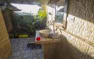 In-room Bathroom 3 Villa Wedang