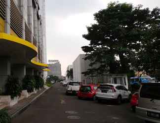 Lobi 2 Strategic Location 2BR Menteng Square By Travelio