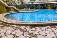 Swimming Pool Nice Studio 23 Kebagusan City Apartment By Travelio