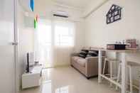 Sảnh chờ Cozy & Modern 2BR at Green Pramuka City Apartment By Travelio