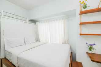 Kamar Tidur 4 Comfy Studio Apartment at Tamansari Mahogany By Travelio