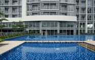 Hồ bơi 2 Homely Design Studio Apartment Ciputra International Puri By Travelio