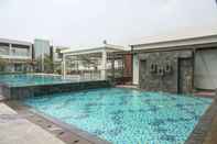 Kolam Renang Good Location @ 1BR Gallery West Apartment By Travelio