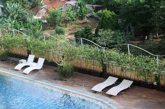 Swimming Pool 4 Roomy 2BR Belmont Residence Apartment near Puri By Travelio