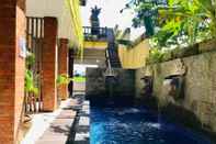 Kolam Renang Luminous Guest House by Wizzela